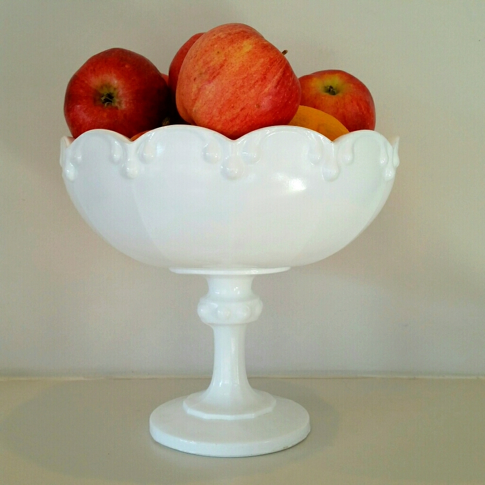 INDIANA VINTAGE MILK GLASS SCALLOPED PEDESTAL BOWL